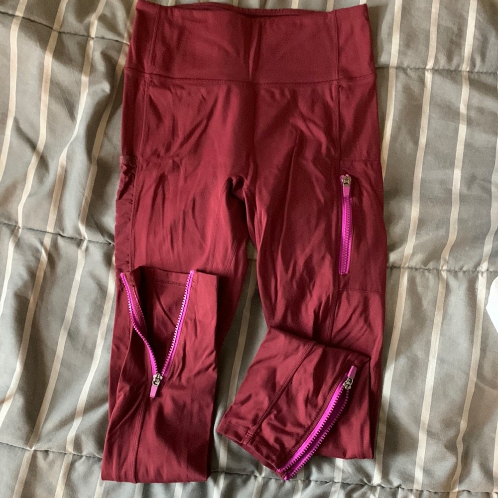 Motion 365 Zip Pocket Maroon Leggings